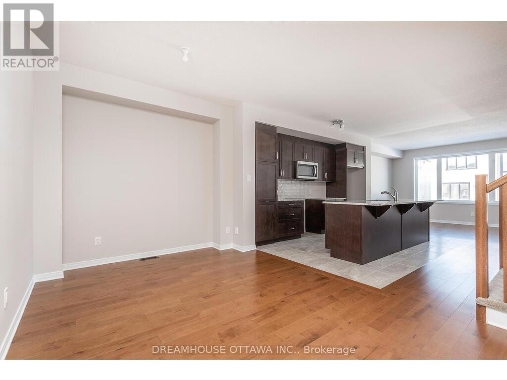 459 Cope Drive, Ottawa, Ontario  K2V 0P1 - Photo 5 - X12885056