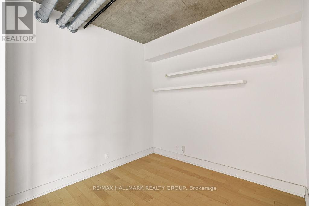 203 - 360 Mcleod Street, Ottawa, Ontario  K2P 1A9 - Photo 17 - X12885080