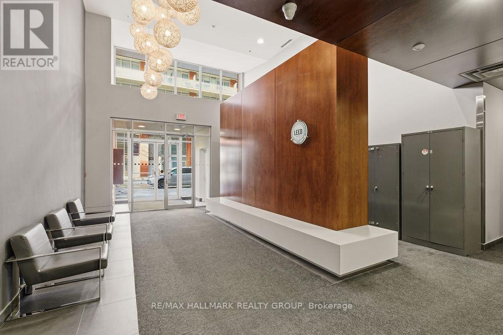 203 - 360 Mcleod Street, Ottawa, Ontario  K2P 1A9 - Photo 3 - X12885082