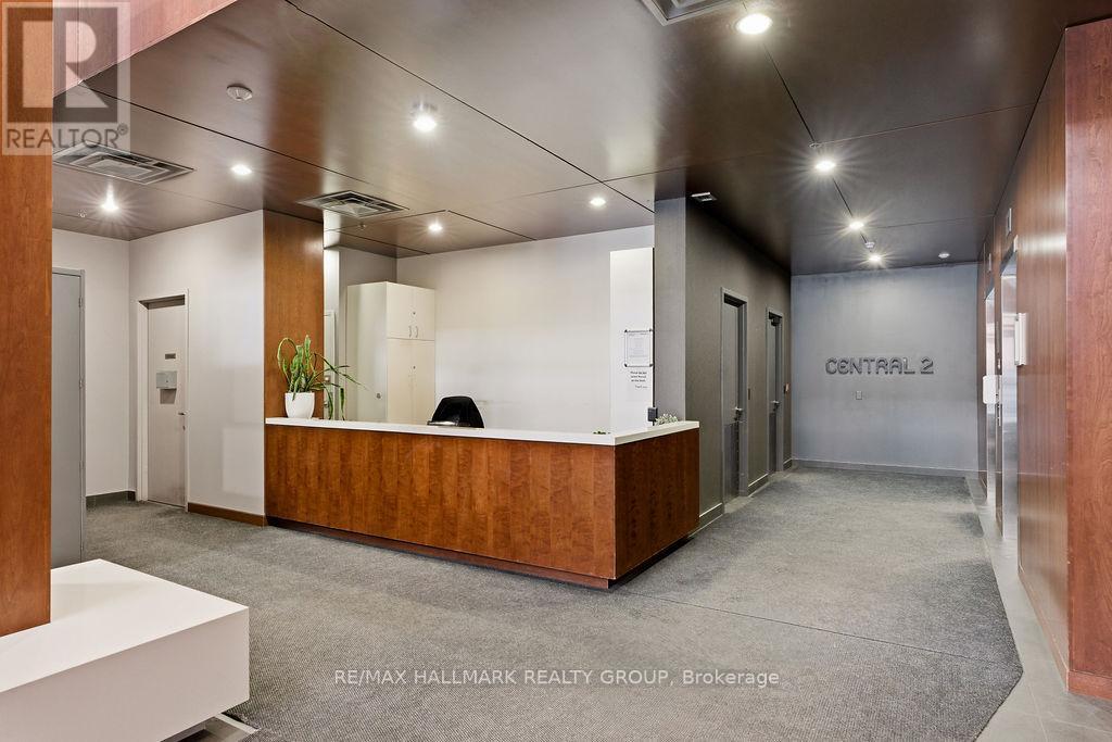 203 - 360 Mcleod Street, Ottawa, Ontario  K2P 1A9 - Photo 4 - X12885082