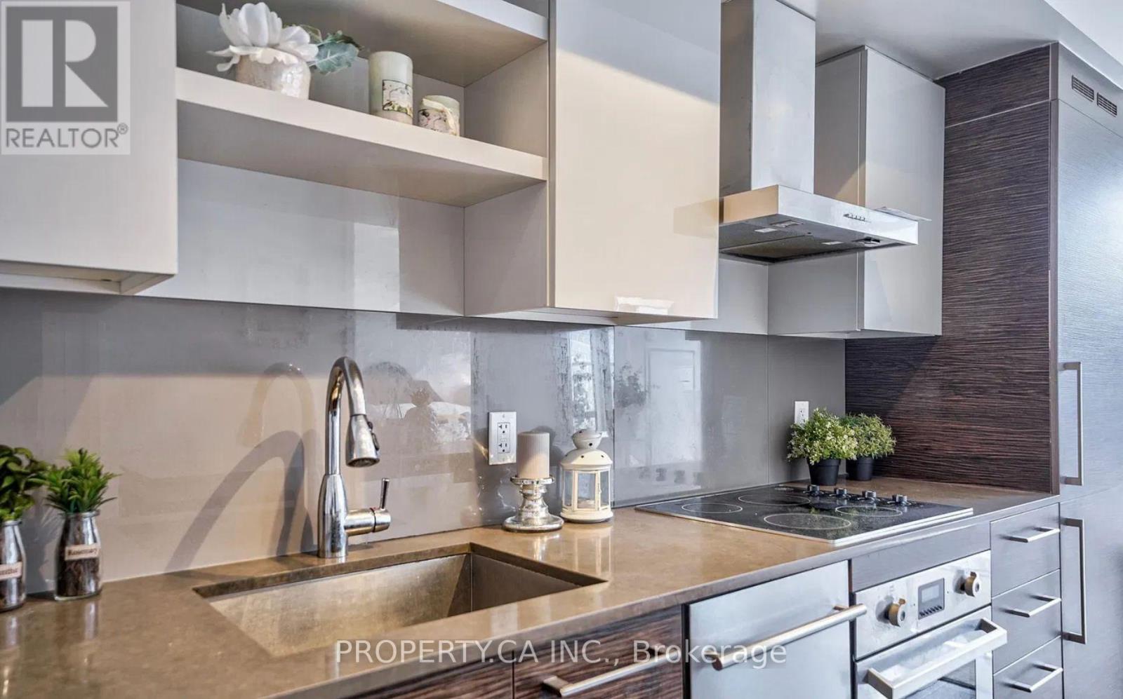 Ph18 - 1030 King Street W, Toronto, Ontario  M6K 0B4 - Photo 3 - C12885078