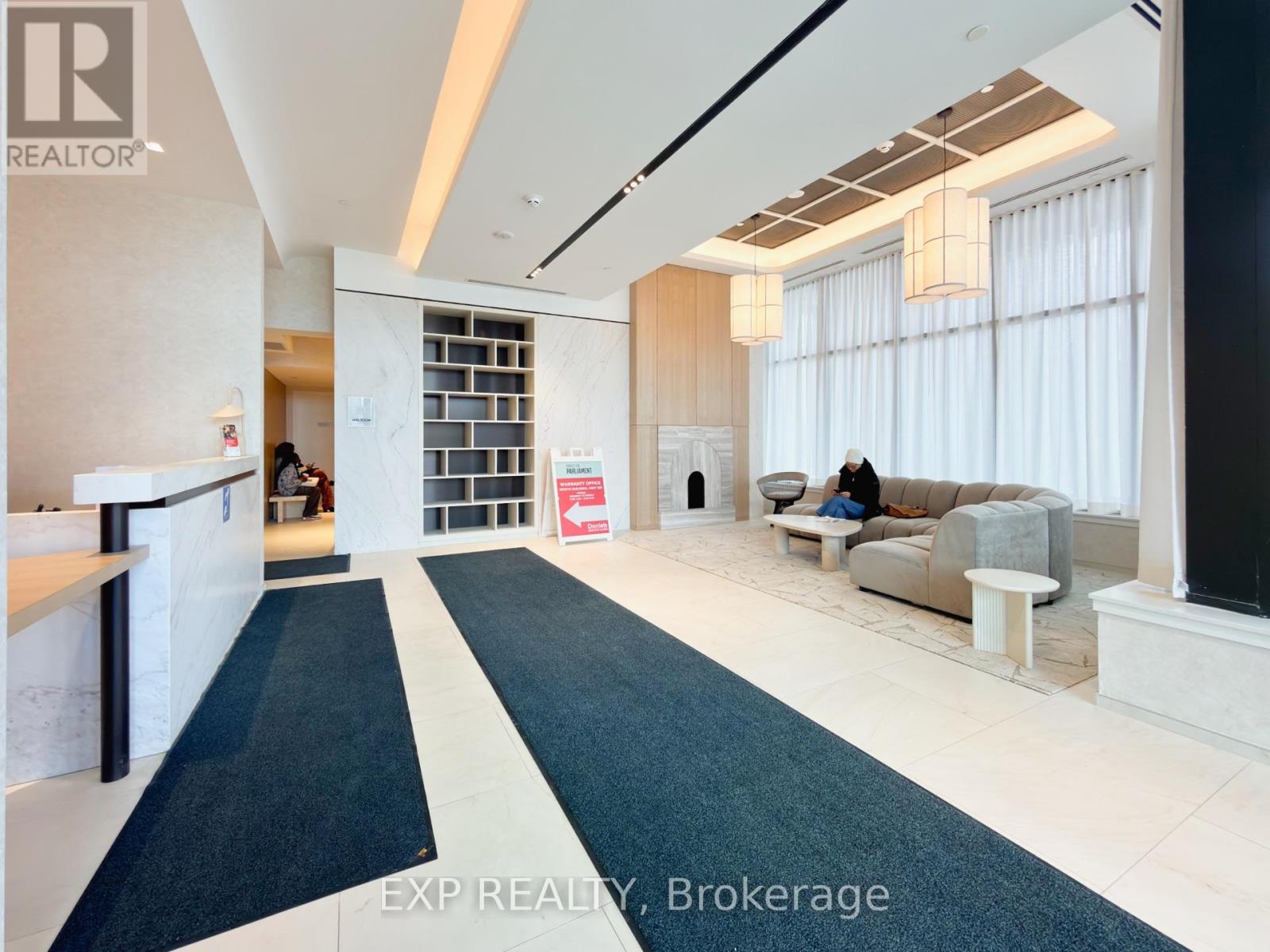 564 - 30 Dreamers Way, Toronto, Ontario  M5A 0Y7 - Photo 3 - C12885088