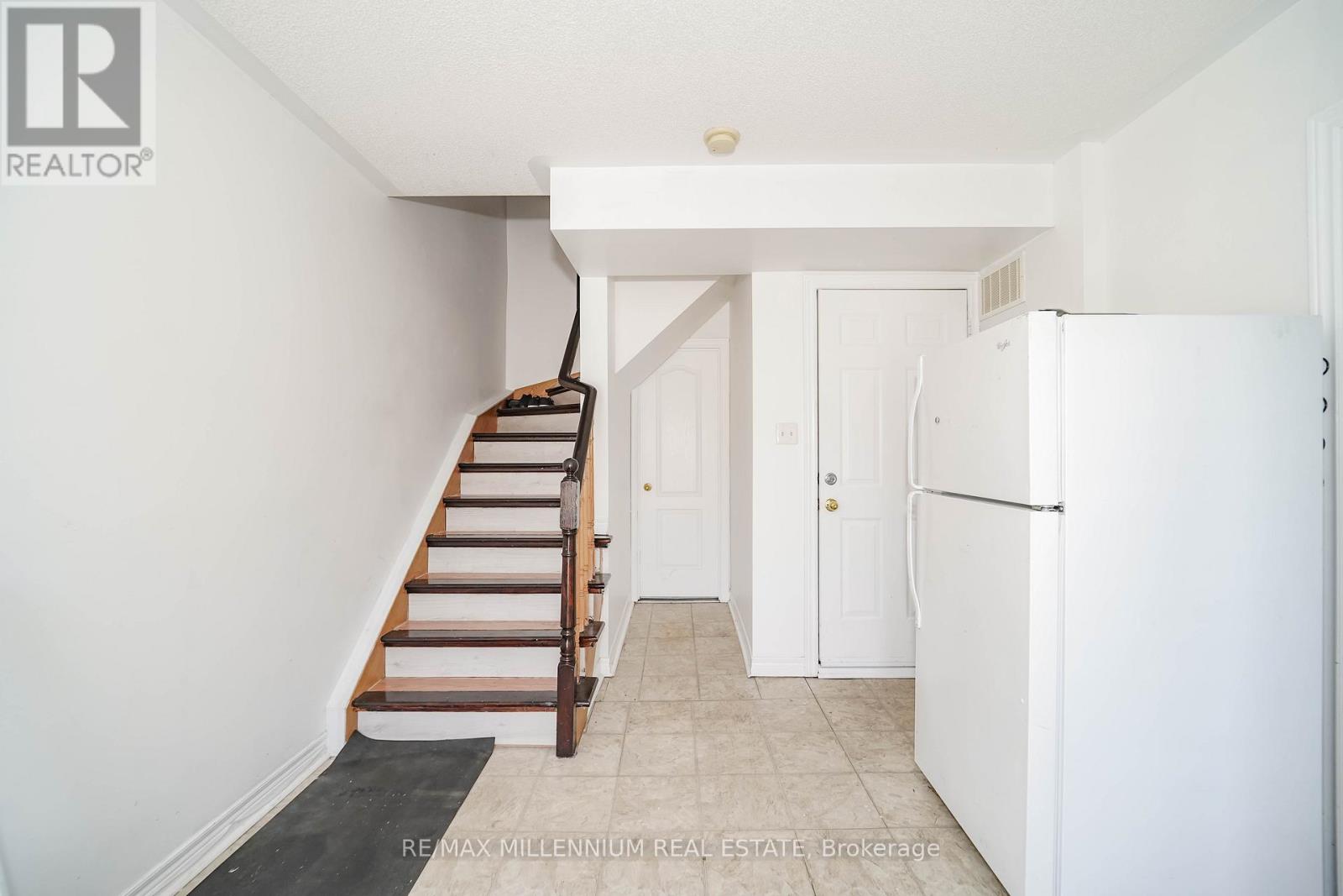 16 Boone Lane, Ajax, Ontario  L1S 7S3 - Photo 2 - E12885076