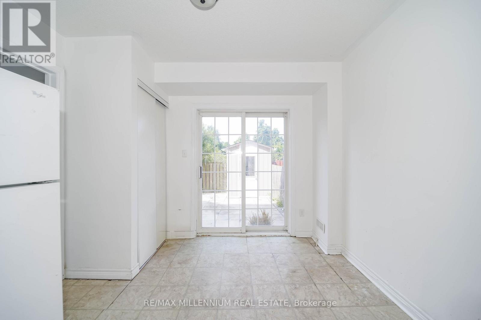 16 Boone Lane, Ajax, Ontario  L1S 7S3 - Photo 3 - E12885076