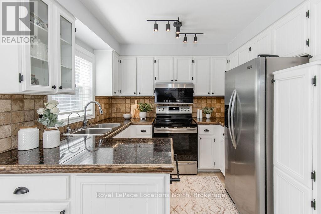 10 Barwick Drive, Barrie, Ontario  L4N 6Z7 - Photo 11 - S12885070