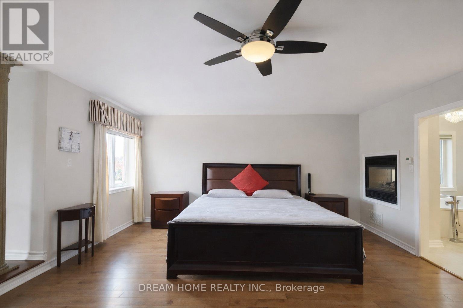 735 Foxcroft Boulevard, Newmarket, Ontario  L3X 1N1 - Photo 13 - N12885064