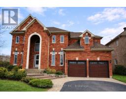 735 FOXCROFT BOULEVARD, Newmarket, Ontario
