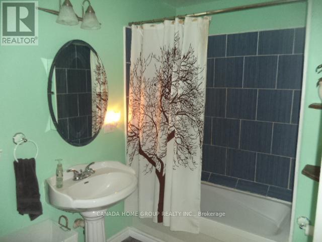 931 Goldie Street, Innisfil, Ontario  L0L 1C0 - Photo 15 - N12885092