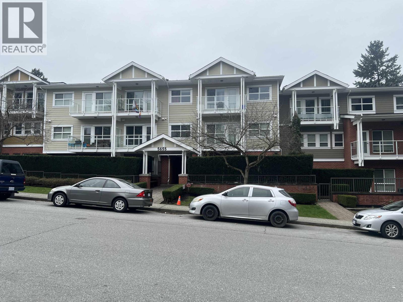 112 5655 INMAN AVENUE, burnaby, British Columbia