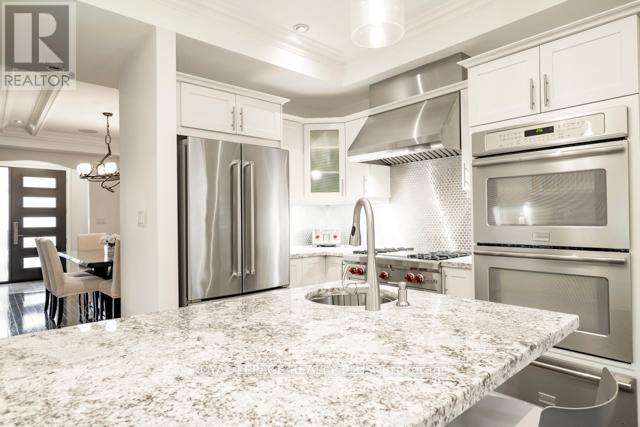 142 Rebecca Street, Oakville, Ontario  L6K 1J5 - Photo 15 - W12885060