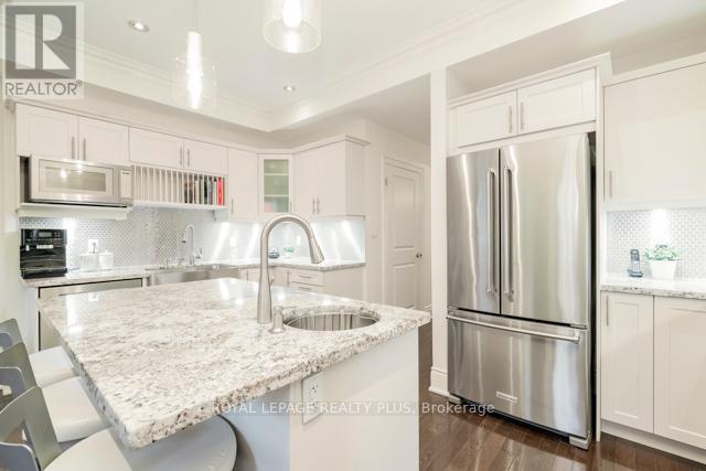 142 Rebecca Street, Oakville, Ontario  L6K 1J5 - Photo 16 - W12885060