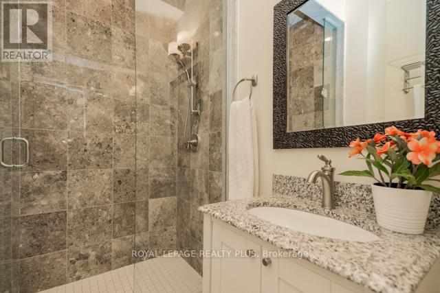 142 Rebecca Street, Oakville, Ontario  L6K 1J5 - Photo 31 - W12885060