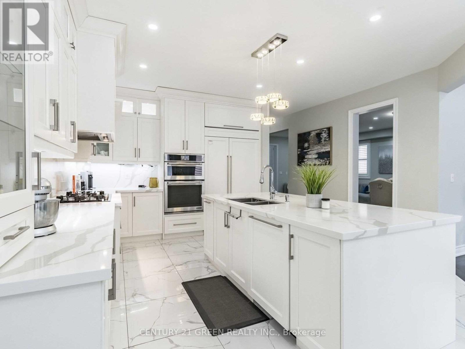 39 Argelia Crescent, Brampton, Ontario L6X 5N5 - Photo 10 - W12885072