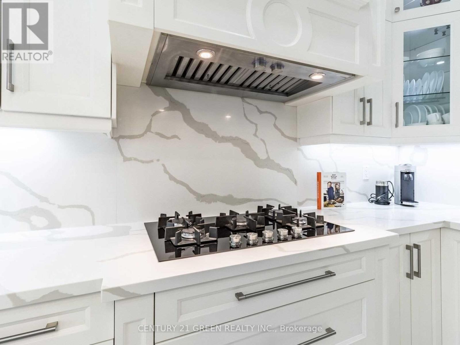 39 Argelia Crescent, Brampton, Ontario L6X 5N5 - Photo 11 - W12885072