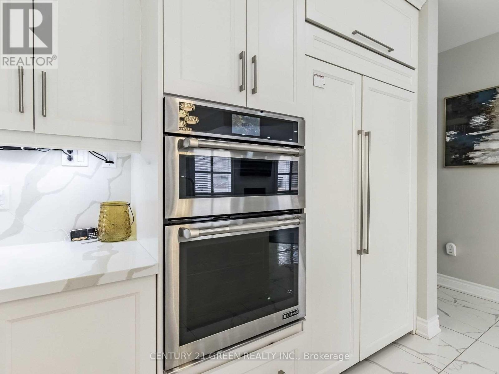 39 Argelia Crescent, Brampton, Ontario L6X 5N5 - Photo 12 - W12885072