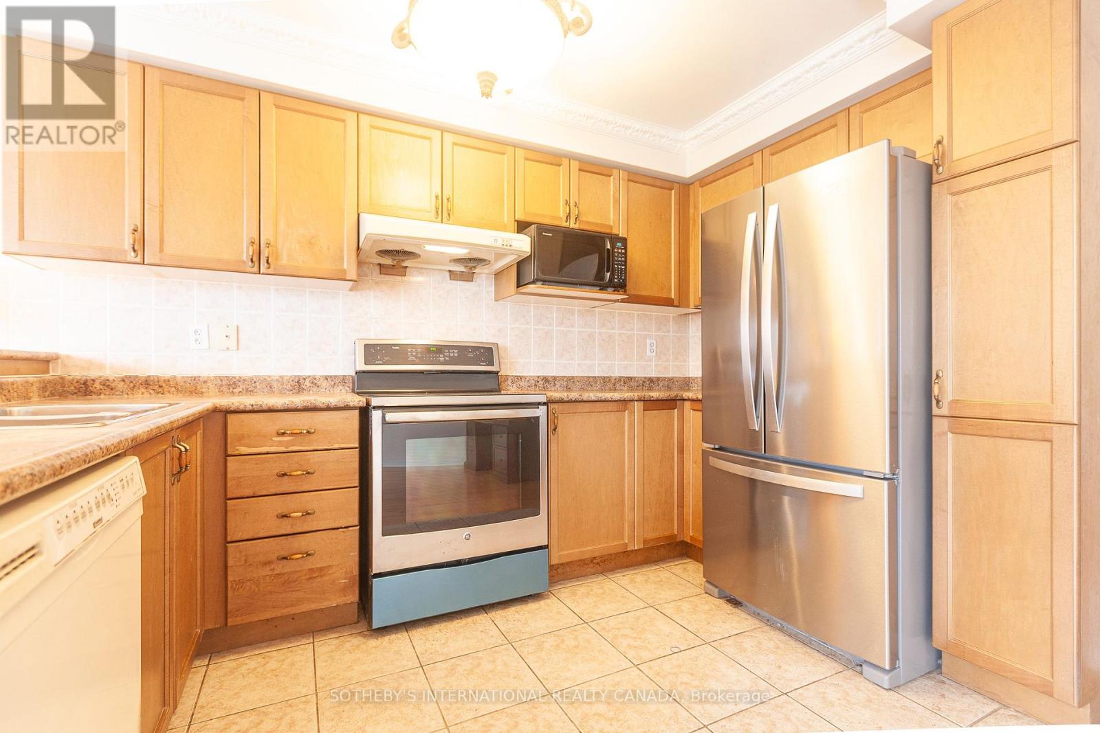 75 Rockgarden Trail, Brampton, Ontario  L6R 3M9 - Photo 9 - W12885096