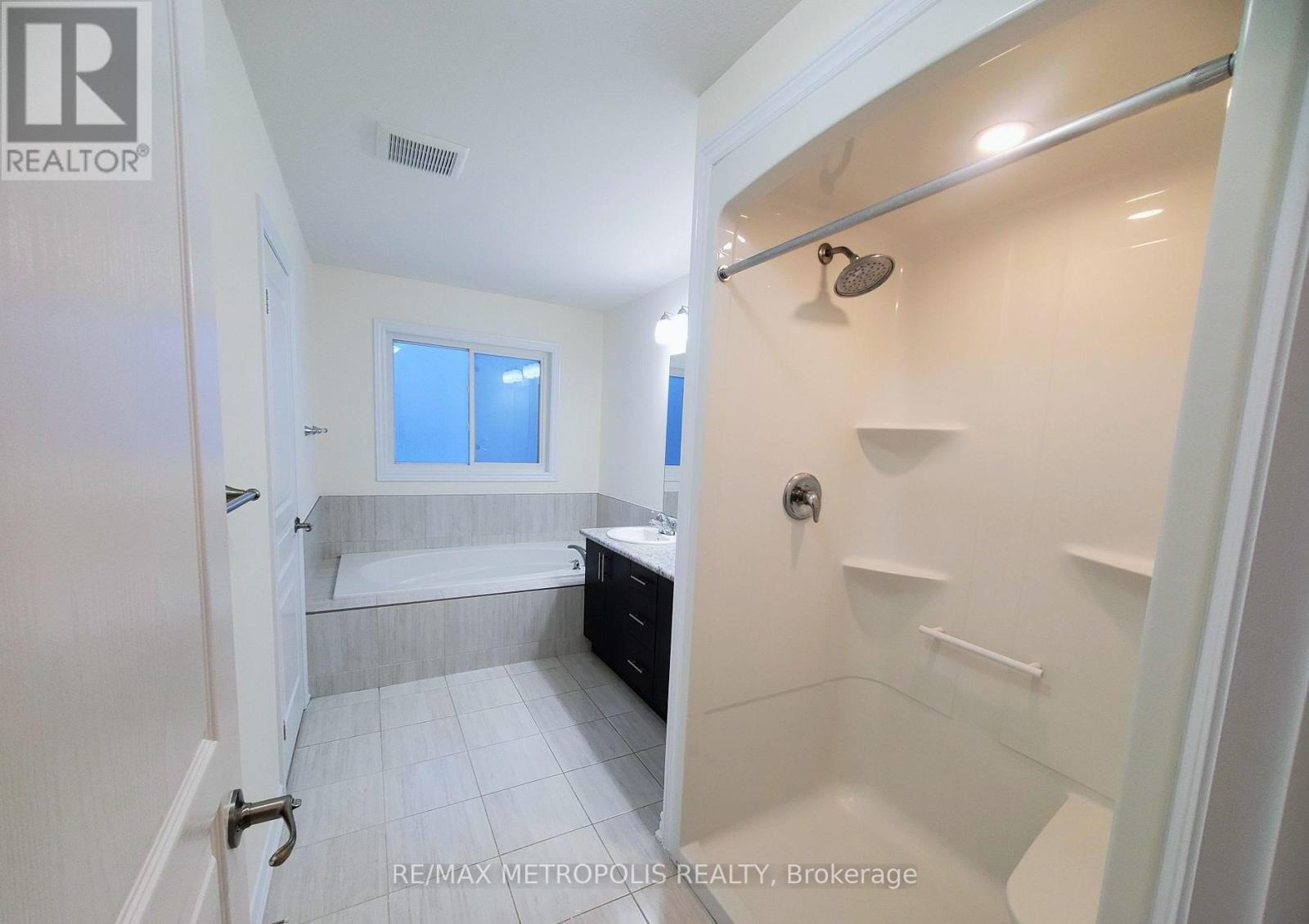 6361 Sam Iorfida Drive, Niagara Falls, Ontario  L2G 4S3 - Photo 10 - X12885074