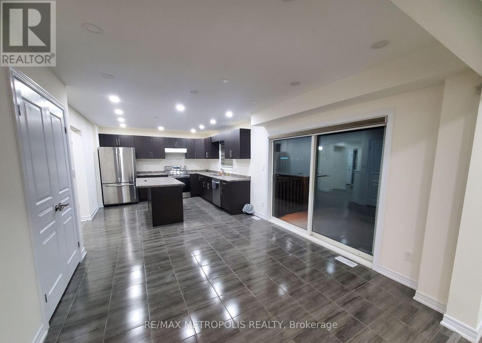 6361 Sam Iorfida Drive, Niagara Falls, Ontario  L2G 4S3 - Photo 3 - X12885074