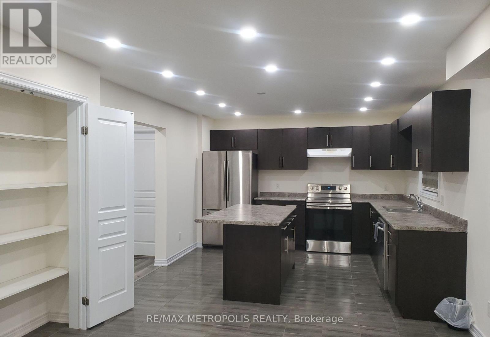 6361 Sam Iorfida Drive, Niagara Falls, Ontario  L2G 4S3 - Photo 4 - X12885074