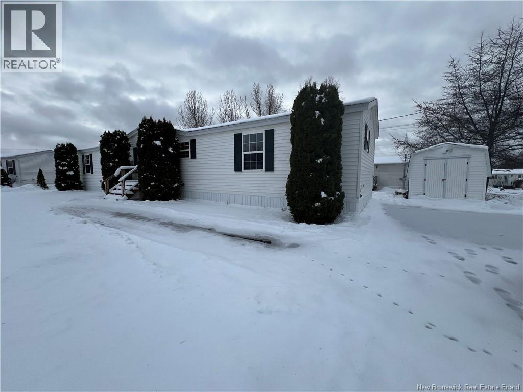 18 Anemone, Moncton, New Brunswick  E1H 2R7 - Photo 2 - NB126067