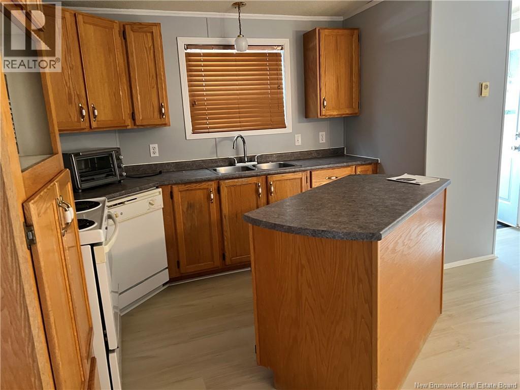 18 Anemone, Moncton, New Brunswick  E1H 2R7 - Photo 4 - NB126067