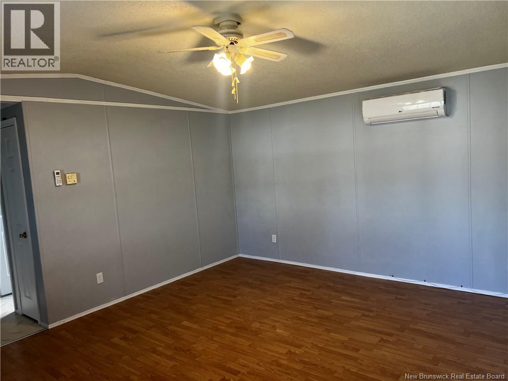 18 Anemone, Moncton, New Brunswick  E1H 2R7 - Photo 5 - NB126067