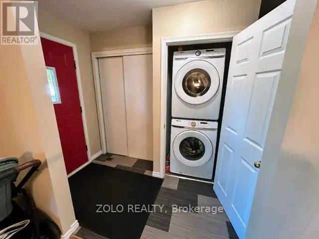 Upper - 3 Old York Crescent, Kitchener, Ontario  N2B 3G2 - Photo 15 - X12884392