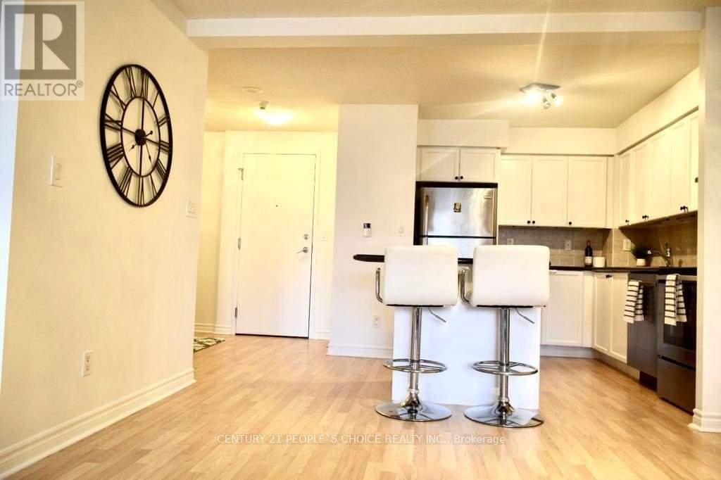 828 - 3888 Duke Of York Boulevard, Mississauga, Ontario  L5B 4P5 - Photo 3 - W12885098