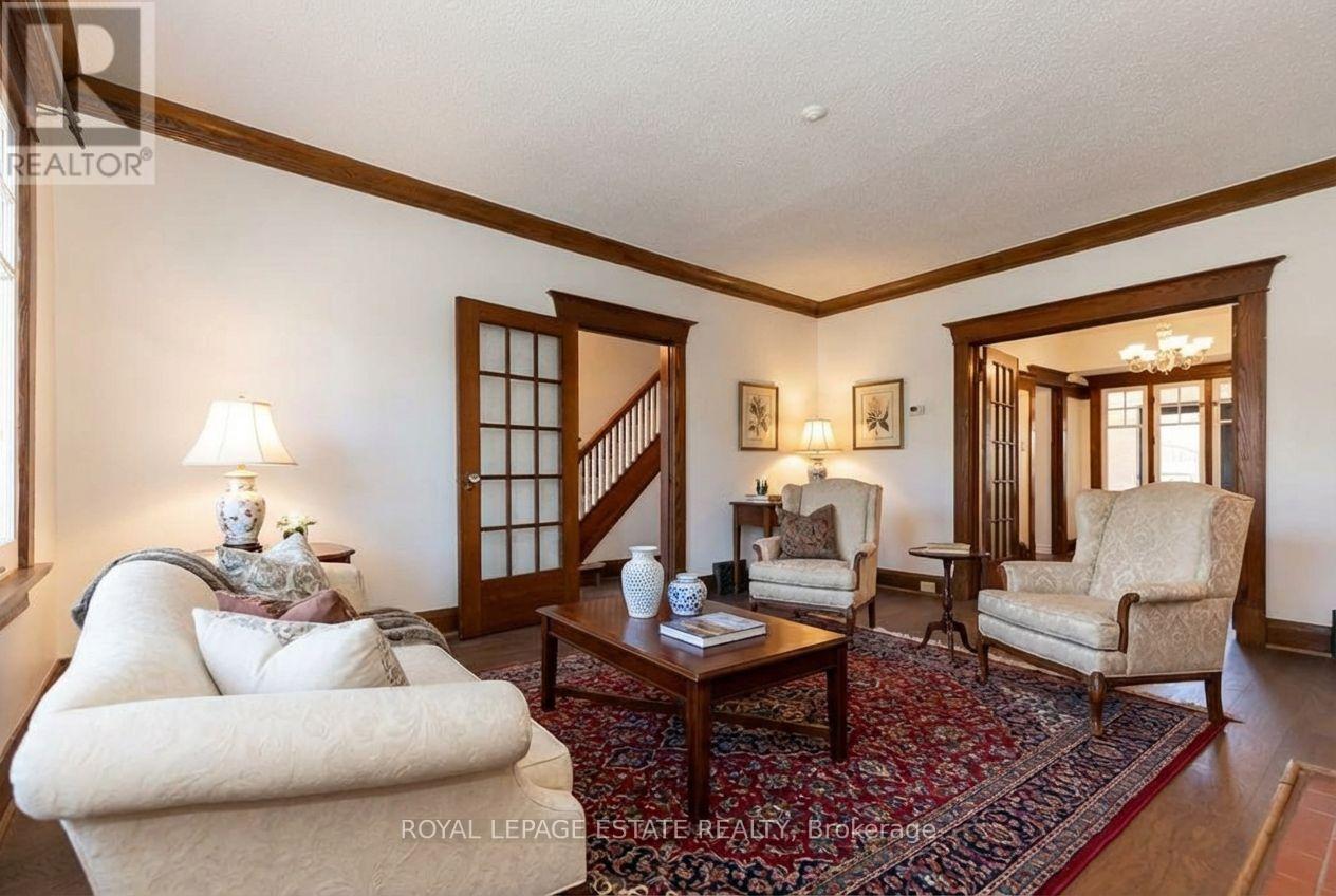 45 Eastbourne Crescent, Toronto, Ontario  M8V 1W7 - Photo 8 - W12885102