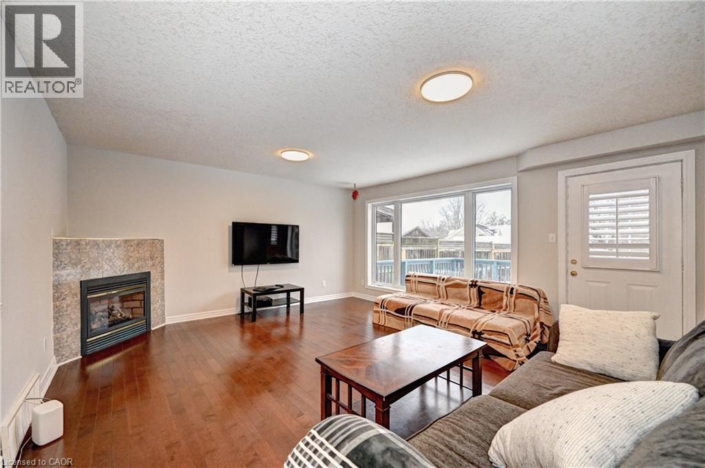 242 Doon Mills Drive, Kitchener, Ontario  N2P 2R8 - Photo 5 - 40806812