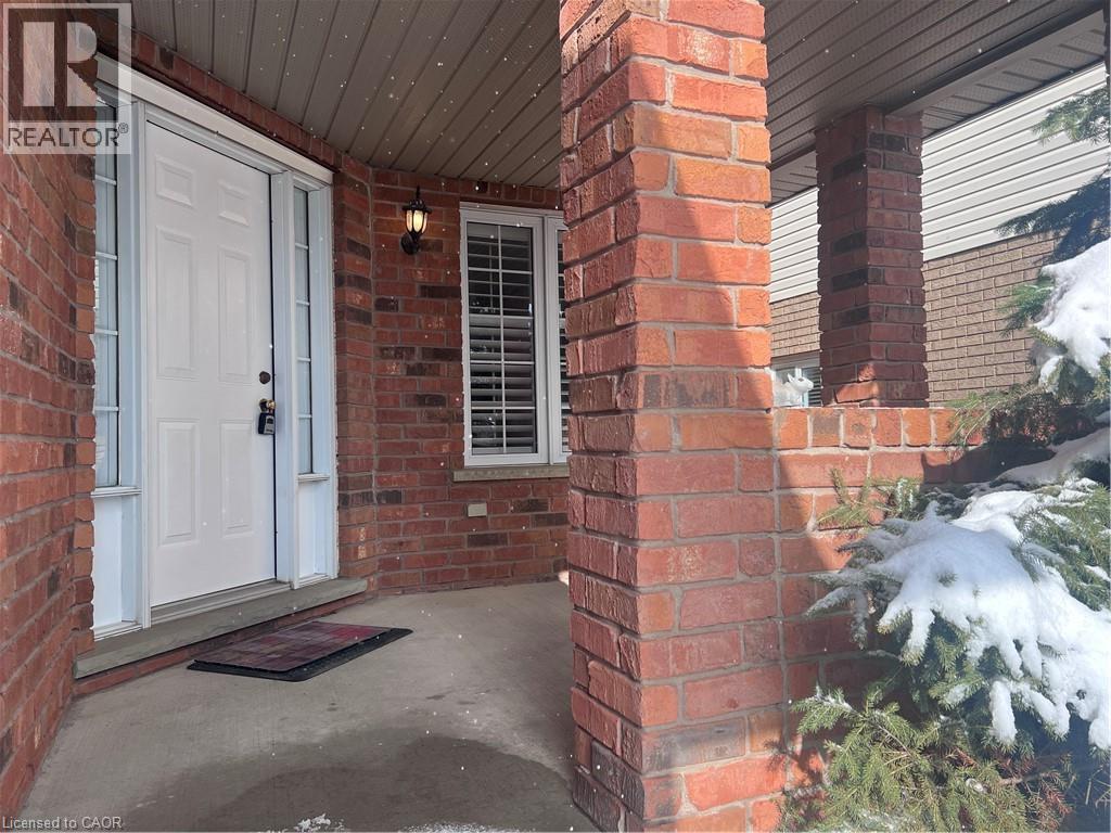 242 Doon Mills Drive, Kitchener, Ontario  N2P 2R8 - Photo 3 - 40806812