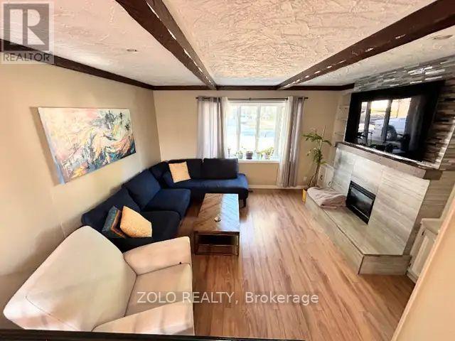 Upper - 3 Old York Crescent, Kitchener, Ontario  N2B 3G2 - Photo 4 - X12884392