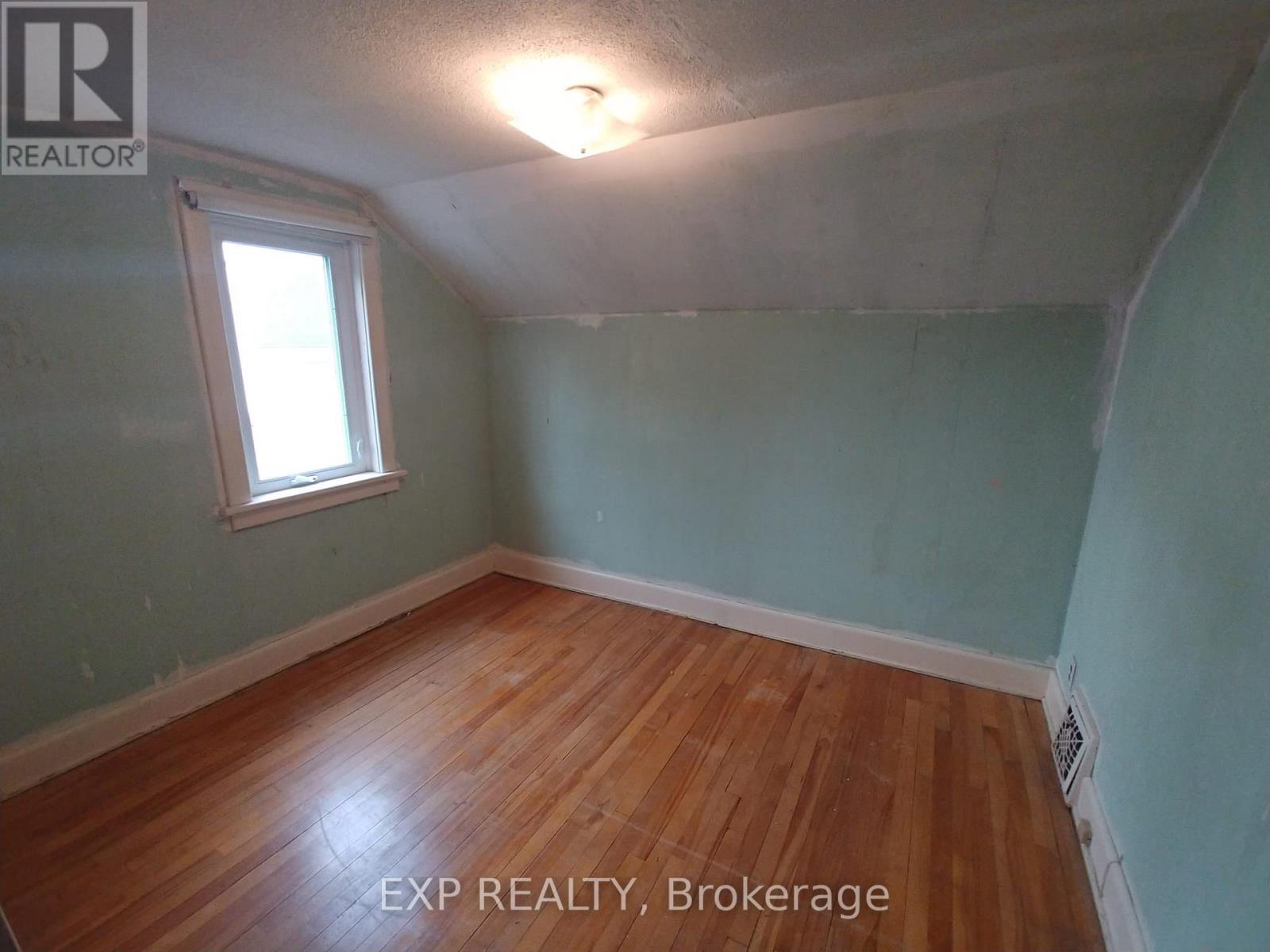 162 Woodroffe Avenue, Ottawa, Ontario K2A 3T9 - Photo 11 - X12885134