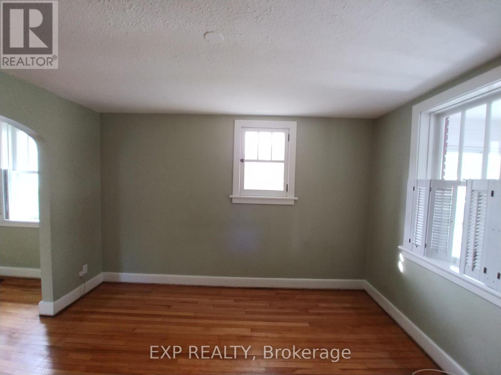 162 Woodroffe Avenue, Ottawa, Ontario K2A 3T9 - Photo 4 - X12885134