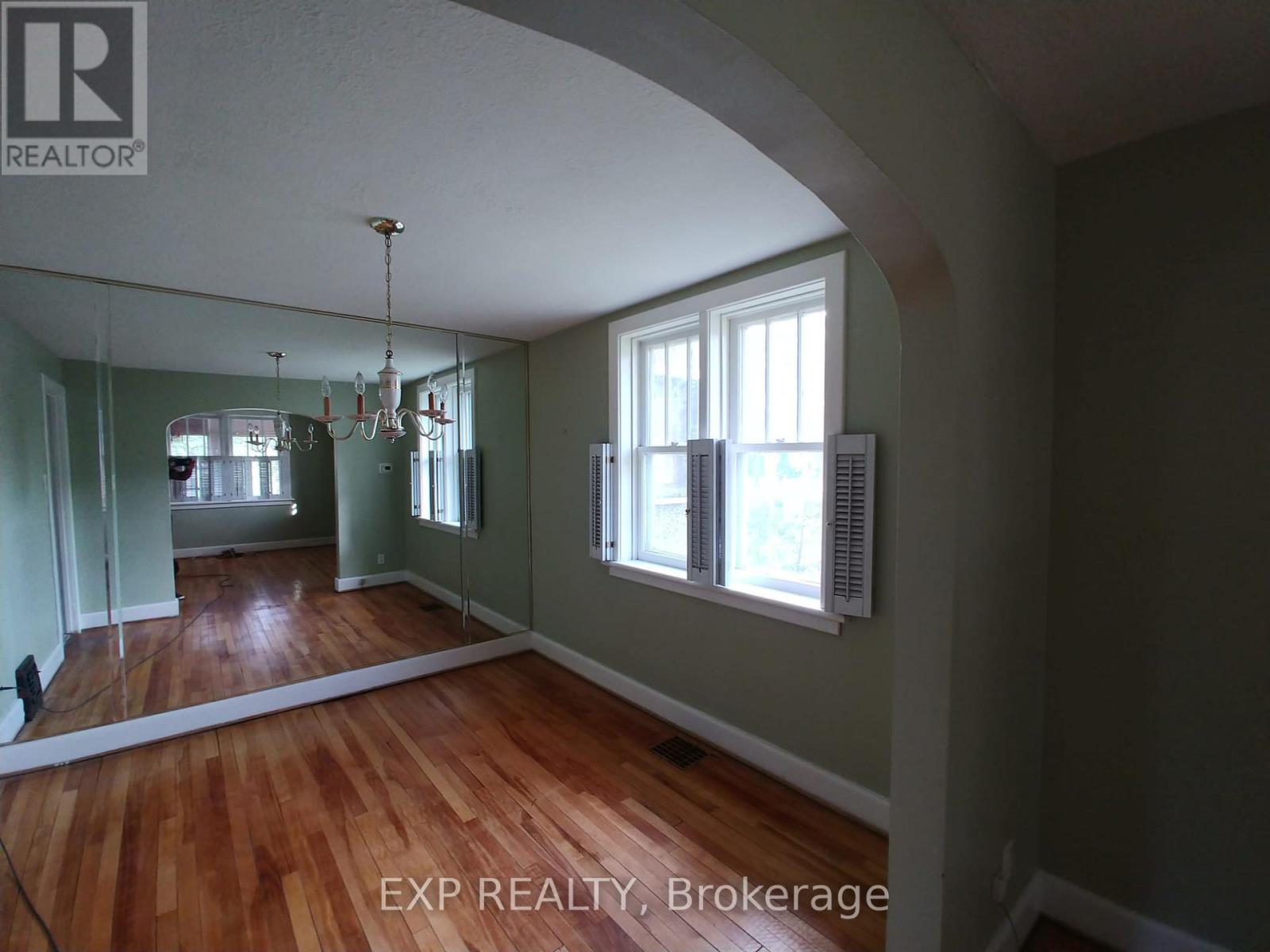 162 Woodroffe Avenue, Ottawa, Ontario K2A 3T9 - Photo 5 - X12885134