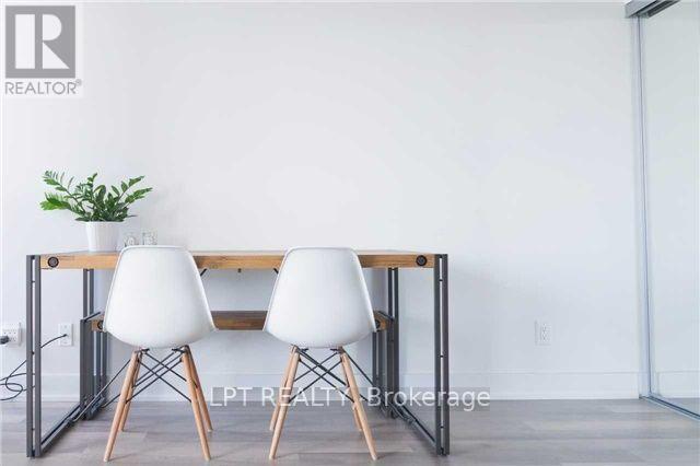 2202 - 318 Richmond Street W, Toronto, Ontario  M5V 1X2 - Photo 12 - C12885126