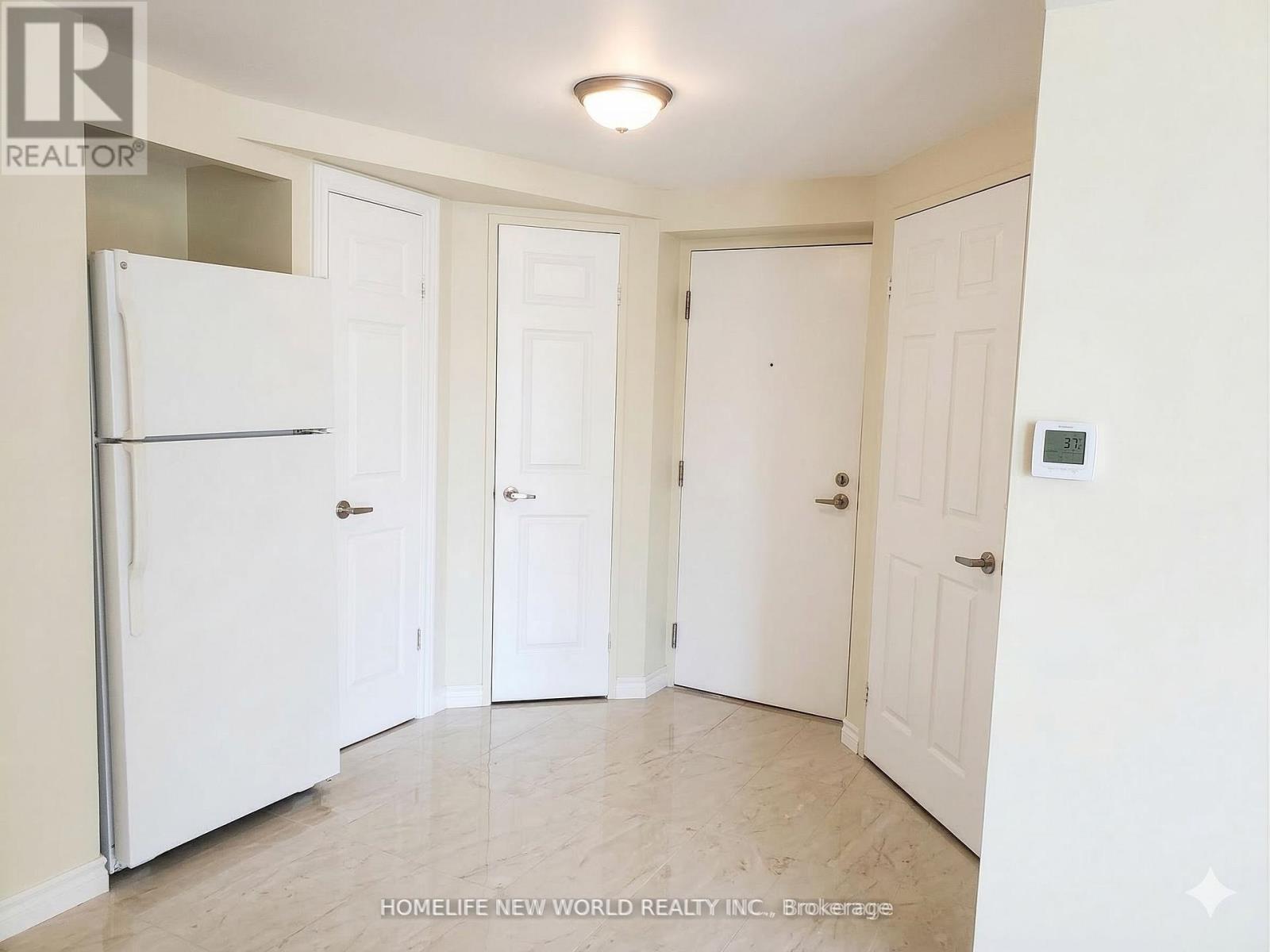 2402 - 55 Centre Avenue, Toronto, Ontario  M5G 2H5 - Photo 9 - C12885144