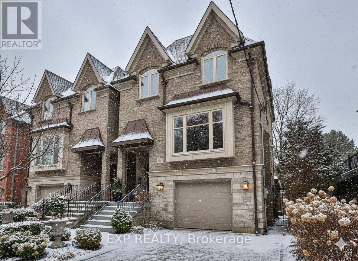 <div class="slider-price">$3,799,000</div><p>241 Poplar Plains Street, Toronto, Ontario</p>