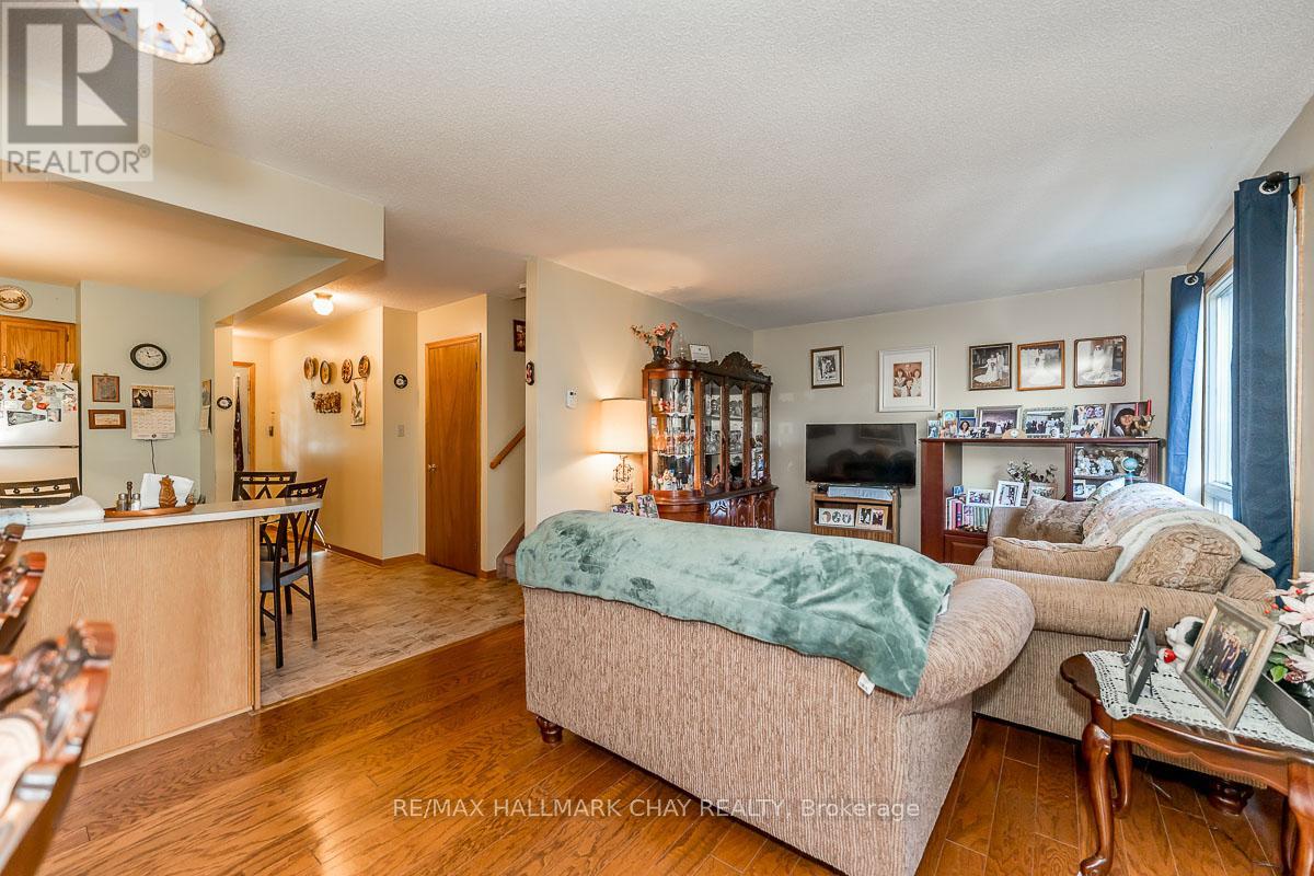 2 - 10 Riverley Lane, New Tecumseth, Ontario  L9R 1C5 - Photo 10 - N12487080