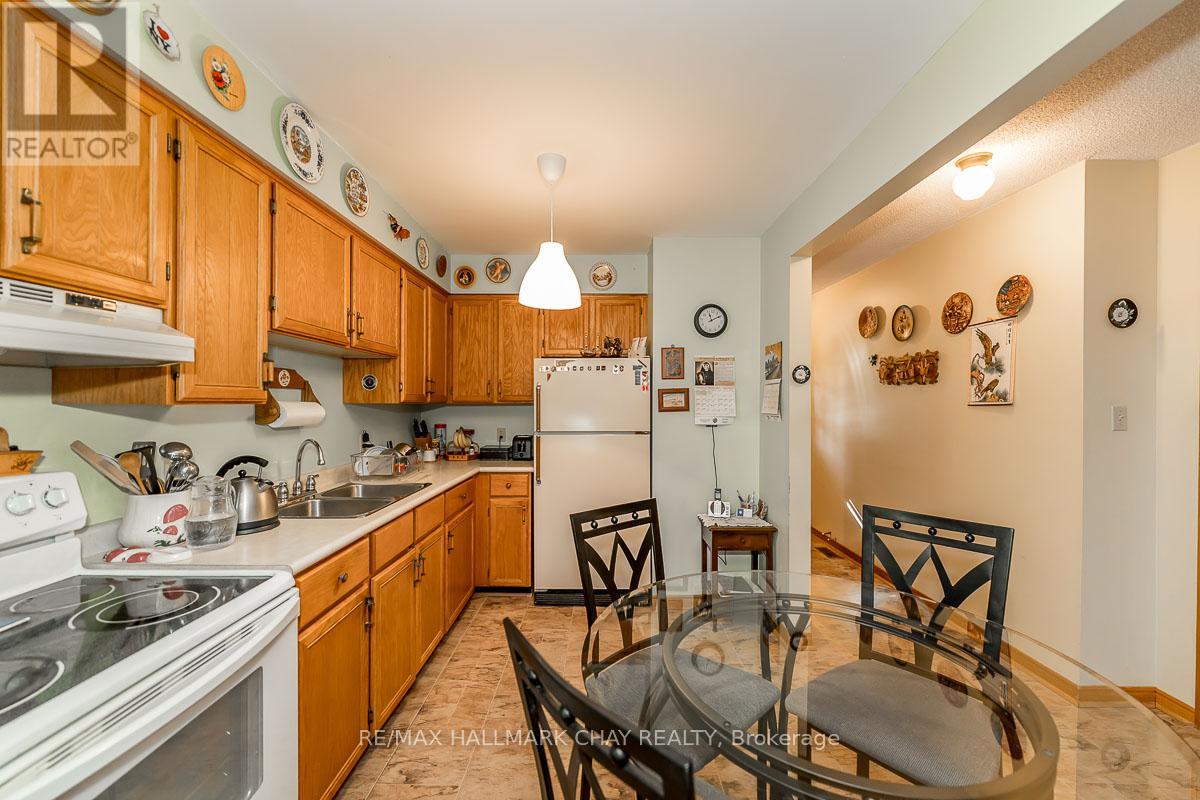 2 - 10 Riverley Lane, New Tecumseth, Ontario  L9R 1C5 - Photo 7 - N12487080