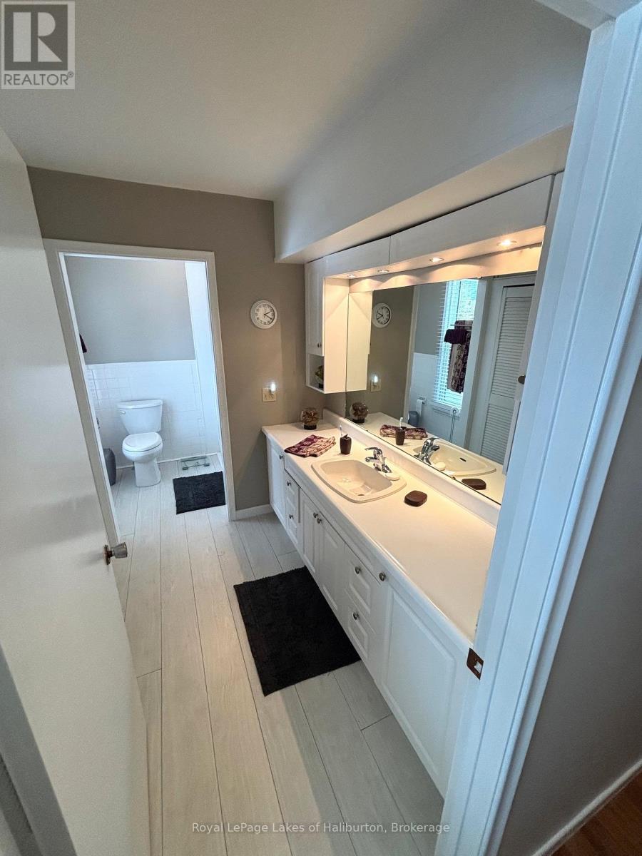 7 Regina Road, Kawartha Lakes, Ontario  K0M 2A0 - Photo 15 - X12885140