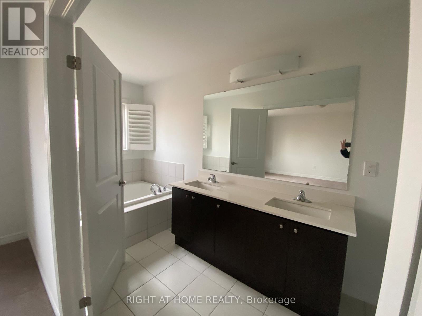 2124 Dale Road, Innisfil, Ontario  L9S 0L4 - Photo 13 - N12885124