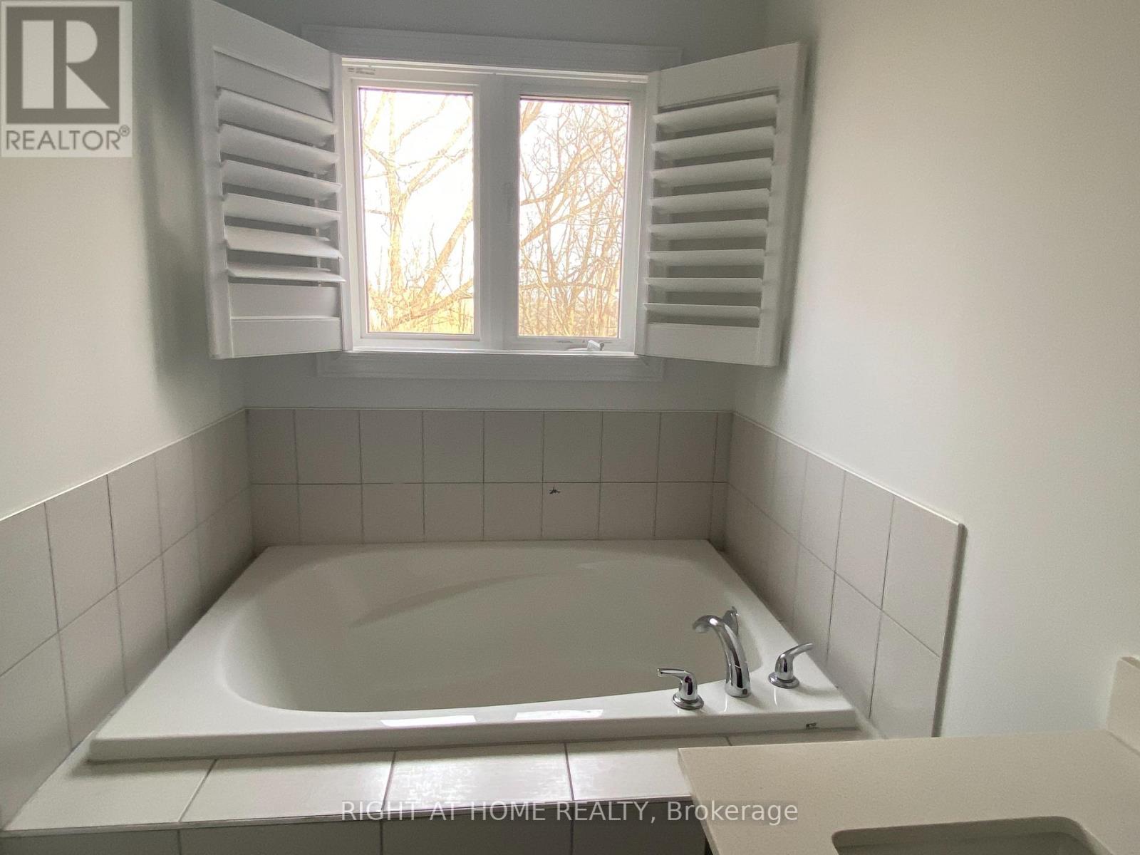 2124 Dale Road, Innisfil, Ontario  L9S 0L4 - Photo 15 - N12885124