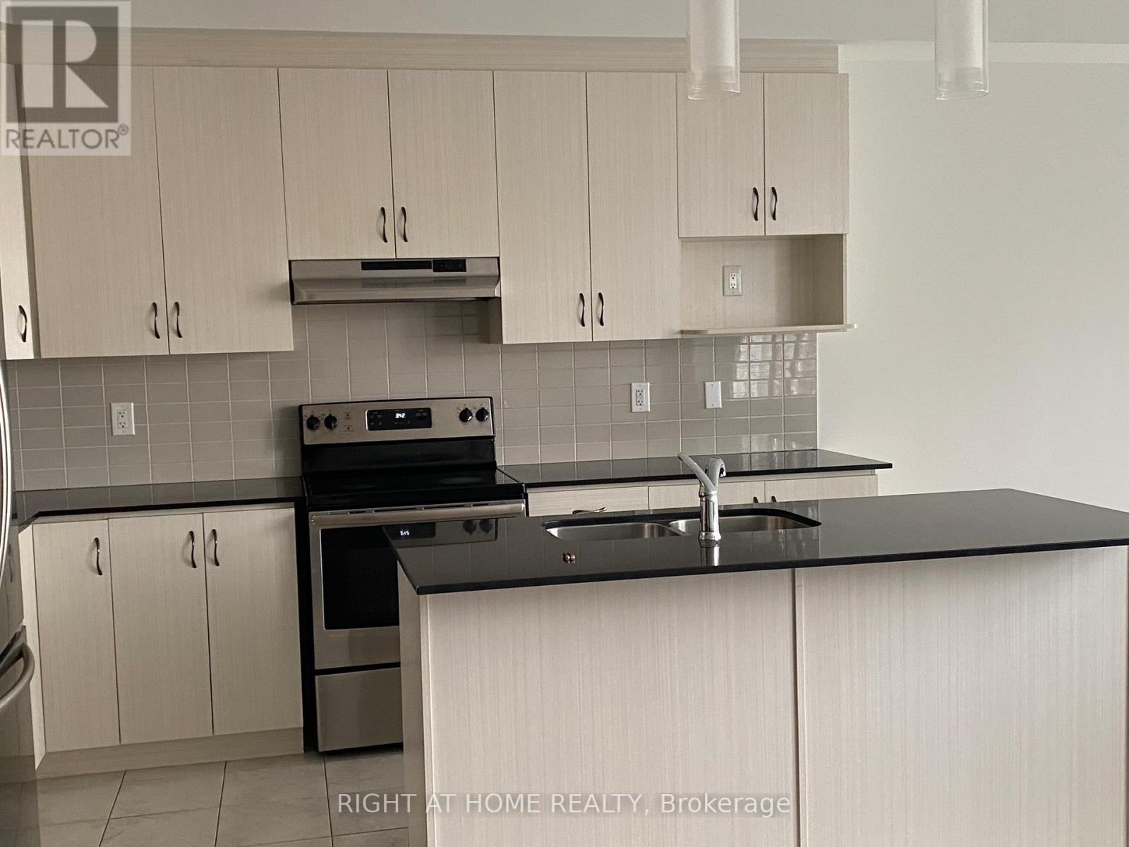 2124 Dale Road, Innisfil, Ontario  L9S 0L4 - Photo 4 - N12885124