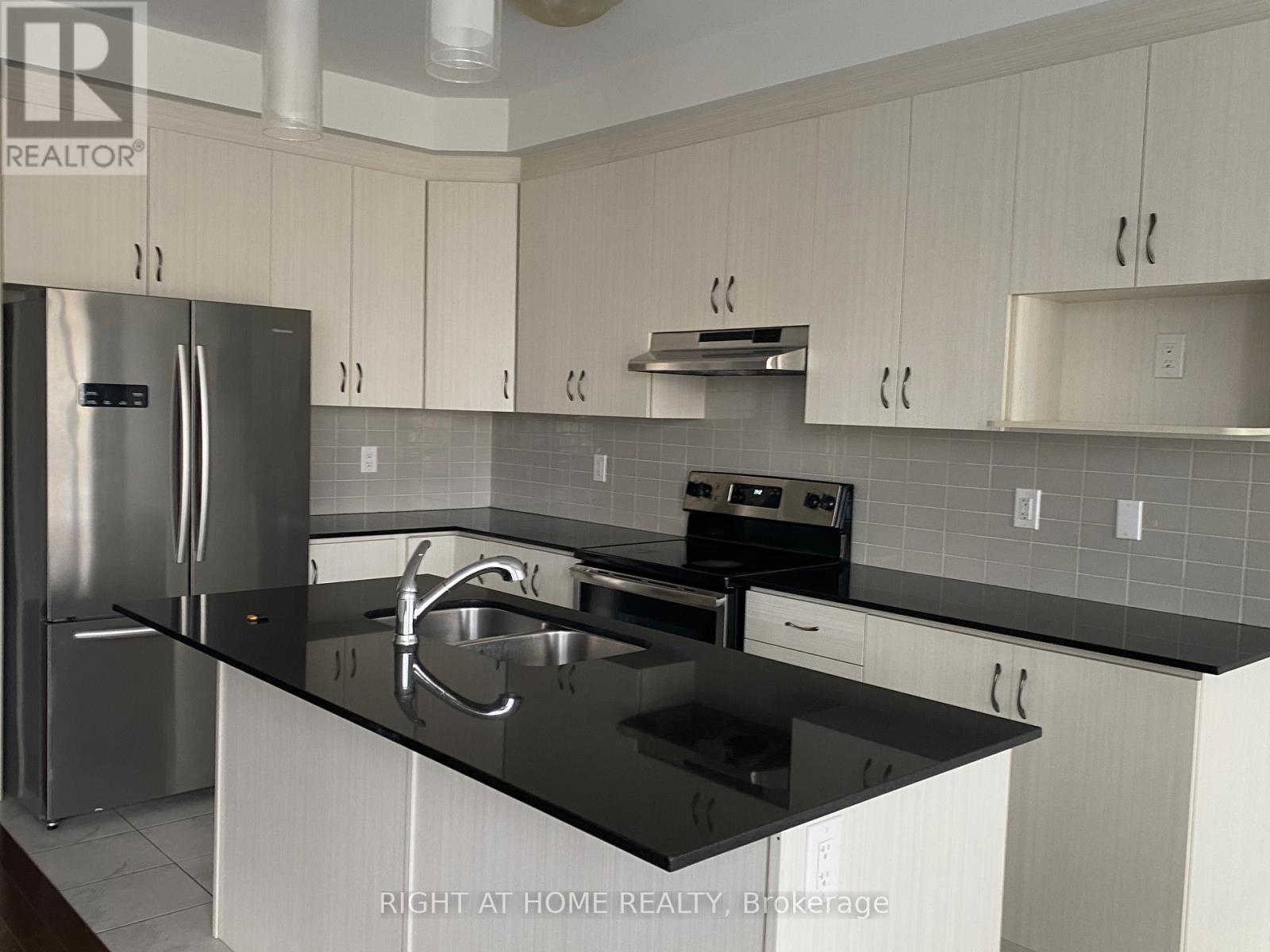 2124 Dale Road, Innisfil, Ontario  L9S 0L4 - Photo 5 - N12885124