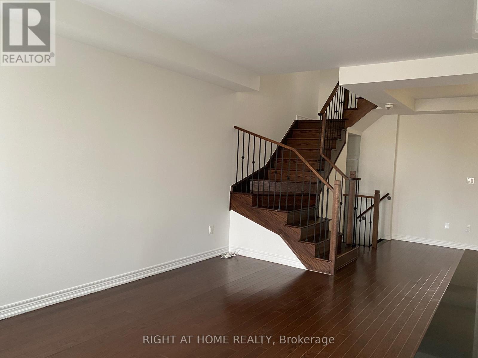 2124 Dale Road, Innisfil, Ontario  L9S 0L4 - Photo 8 - N12885124