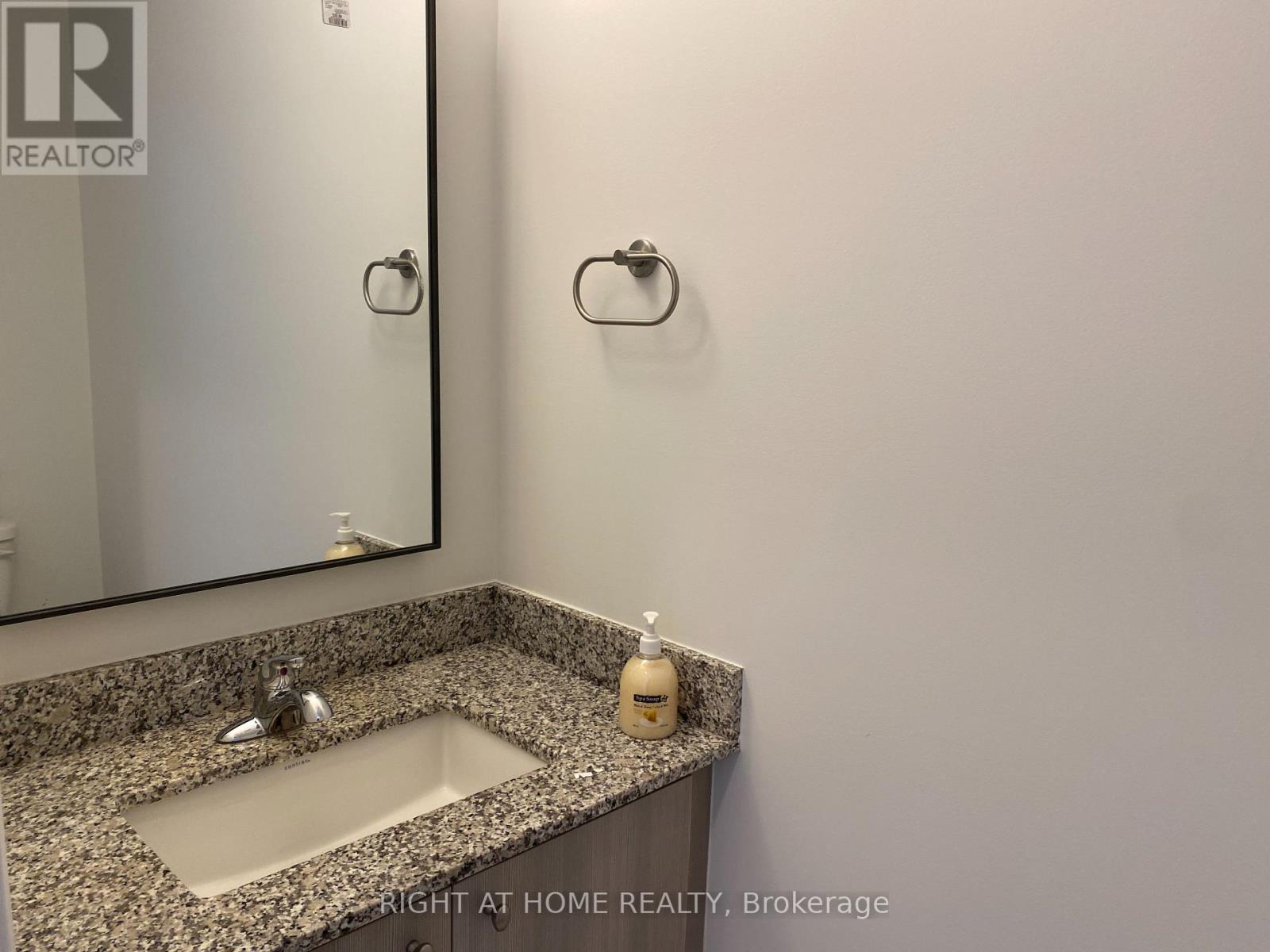 2124 Dale Road, Innisfil, Ontario  L9S 0L4 - Photo 9 - N12885124