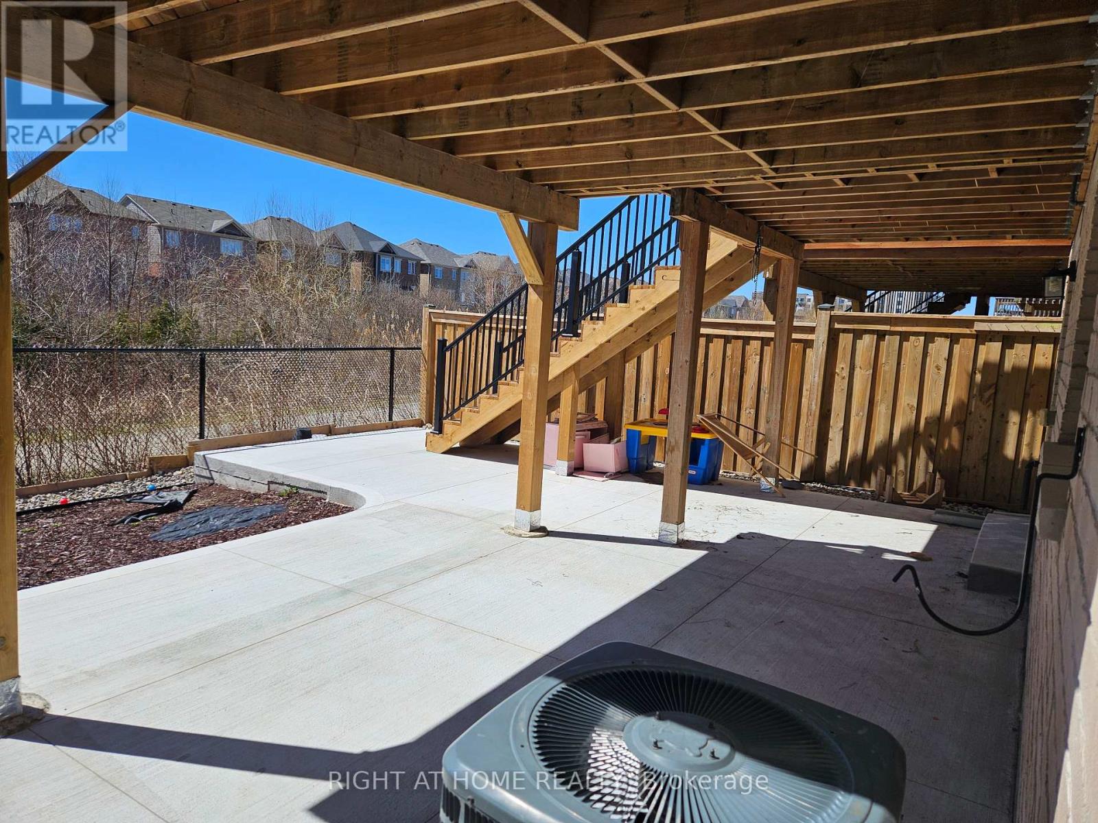 Lower - 1290 Duignan Crescent, Milton, Ontario  L9E 1C7 - Photo 3 - W12885138