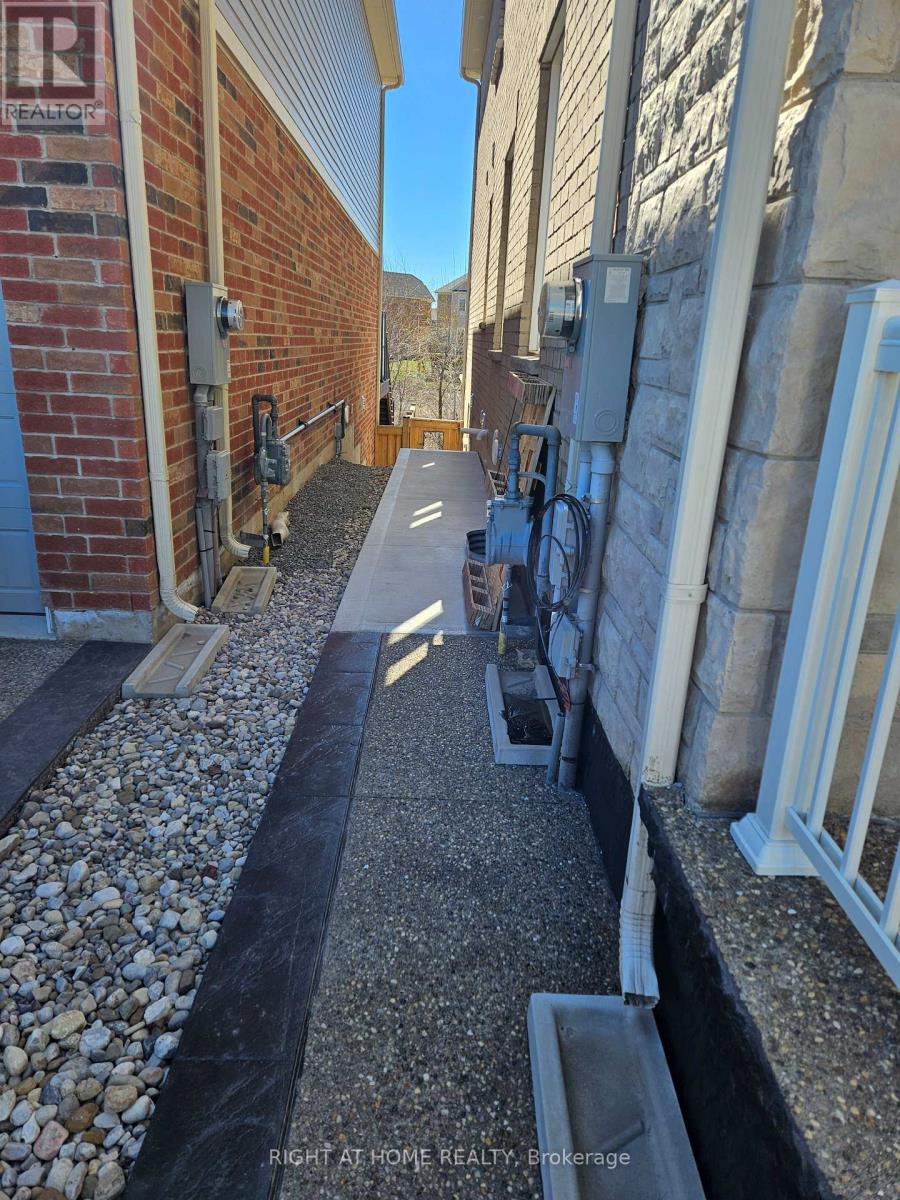 Lower - 1290 Duignan Crescent, Milton, Ontario  L9E 1C7 - Photo 5 - W12885138