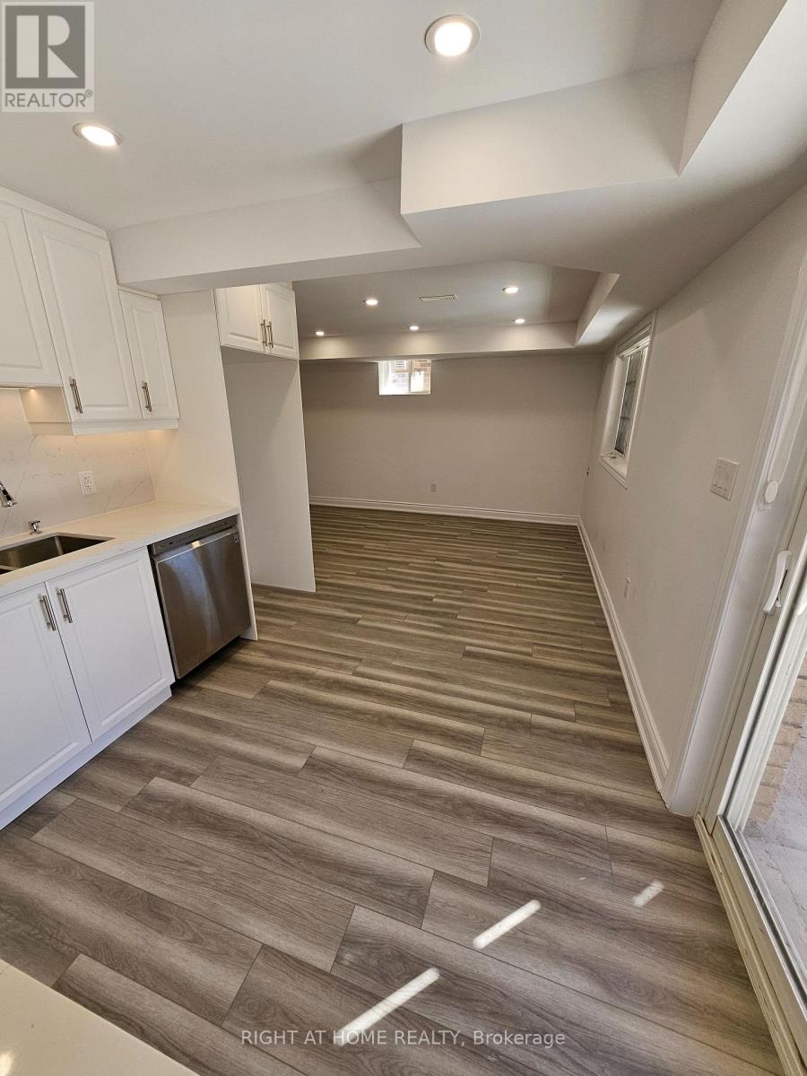 Lower - 1290 Duignan Crescent, Milton, Ontario  L9E 1C7 - Photo 9 - W12885138